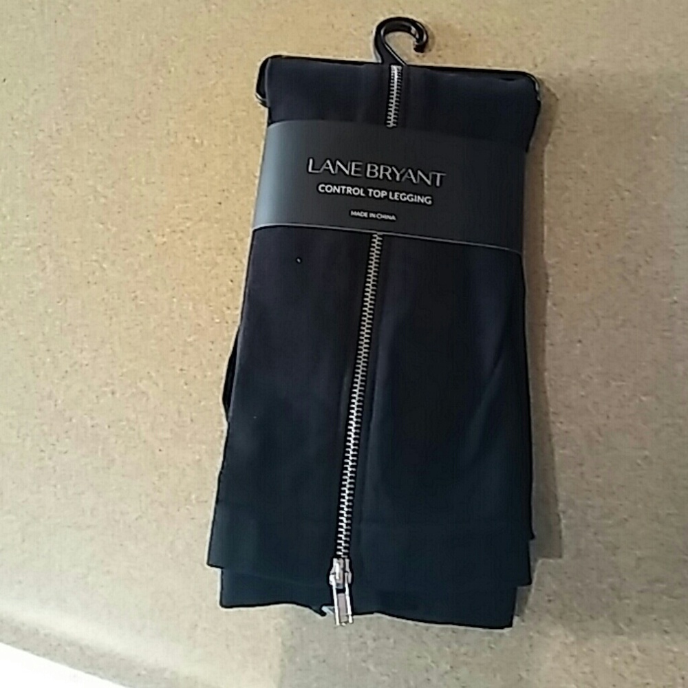 Lane Bryant Zipper leggings. Size C/D
